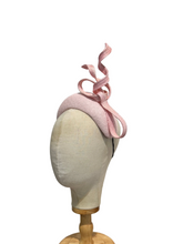 Load image into Gallery viewer, Soft pink bow headpiece