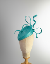 Load image into Gallery viewer, Dana flying bows hat