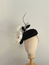 Load image into Gallery viewer, Lorena - felt hat with feather blooms
