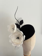 Load image into Gallery viewer, Lorena - felt hat with feather blooms

