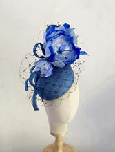 Load image into Gallery viewer, EMMY feather flower hat - blues
