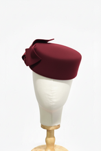 Load image into Gallery viewer, Side Bow pillbox  - burgundy
