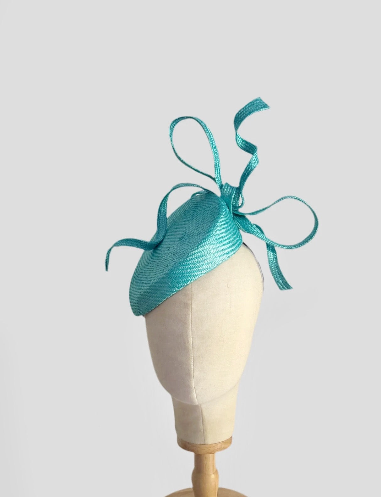 Dana flying bows hat