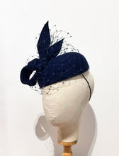 Load image into Gallery viewer, Knot bow  felt hat - navy blue
