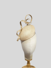 Load image into Gallery viewer, Dionne
