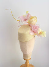 Load image into Gallery viewer, Laura Feather Blooms

