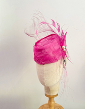 Load image into Gallery viewer, Pink feather  pillbox
