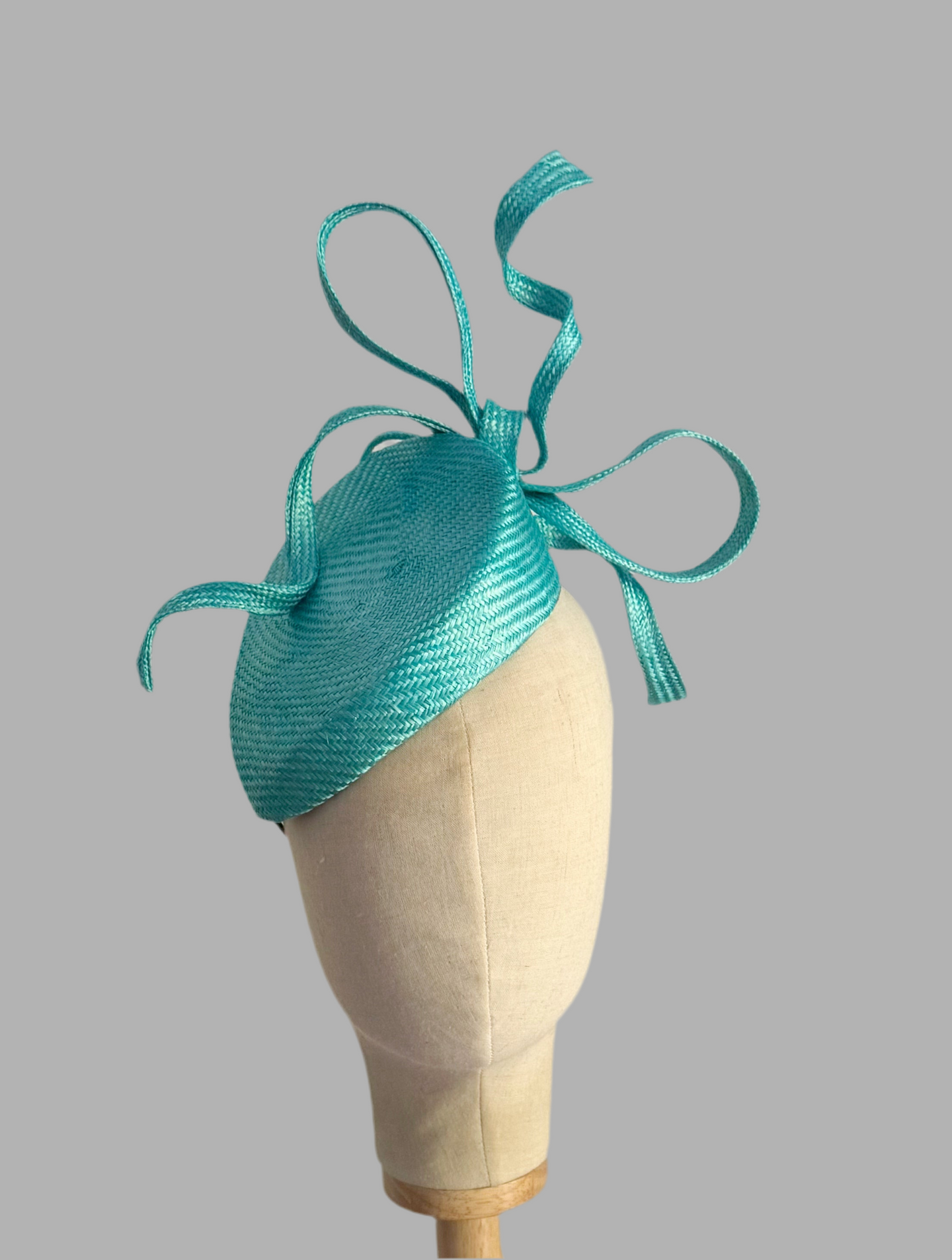 Dana flying bows hat