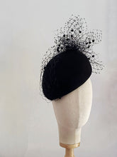 Load image into Gallery viewer, Black Veiling bomb  felt hat
