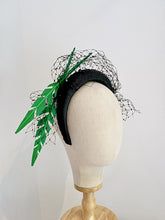Load image into Gallery viewer, Leather Emilie band - green and black
